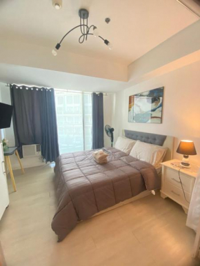 Condo Azure Staycation in Paranaque Beach View